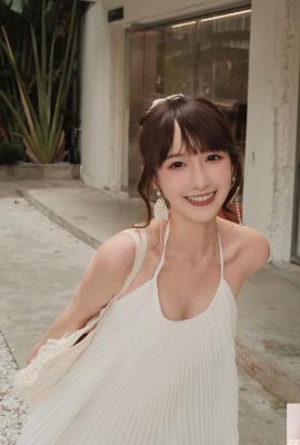 魅惑的な美女「Ke Zi」が魅惑的な目と丸い胸で注目を集める(10P)