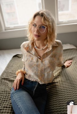 (Suicide Girls) 2025 年 7 月 26 日 – ポップビート – バタフライ (44P)