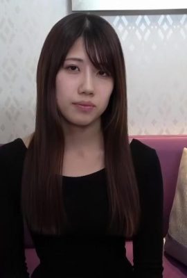 FC2-PPV-4300592 【すっぴん露出】特殊な正面顔を持つ美少女みかちゃん（28P）