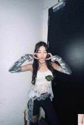 クールビューティー「くいに」は素晴らしい気質を持っています！誘惑し続ける瞳(10P)