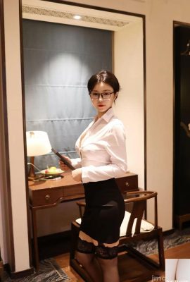 XiuRen 陳小華 ビジネスウェアOL アプリ内購入版(60P)