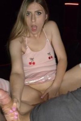 今日はアナルを犯してもらうから事前にアナルプラグを持ってきてめちゃくちゃに犯してみた(12P)