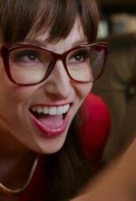 巨乳主婦イリーナが後背位でセックス (20P)