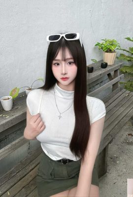 セクシーさを隠せない美しい姿をした「リンリン」(10P)