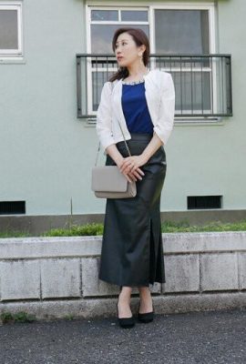 「立ちんぼ妻」 B級熟女 さわ38歳 (21P)