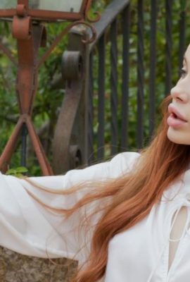 (WowGirls) 2025 年 8 月 17 日 – ミーガン・ムルコフスキー – 興奮するセルフィー (61P)